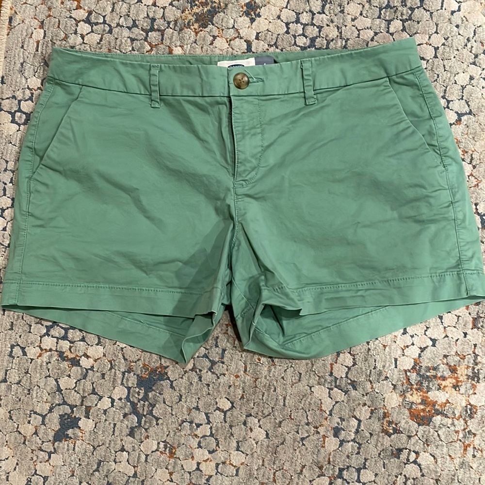 Nearly New! Old Navy Chino Shorts
